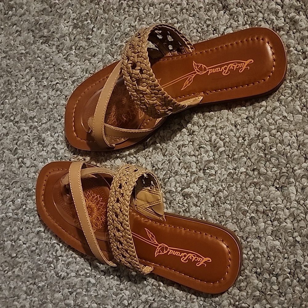 Lucky Brand toe ring sandal tan 6.5